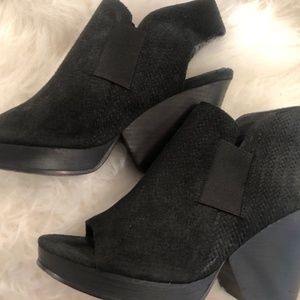Eileen Fisher Peep Toe Sling Back Ankle Bootie-9
